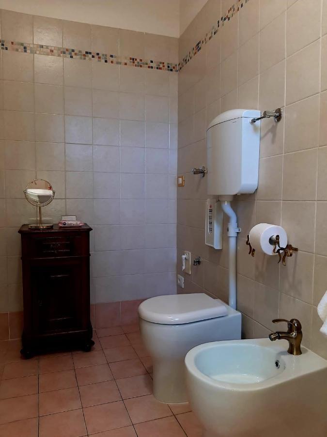 Charme In Righi Apartment Bologna Bagian luar foto